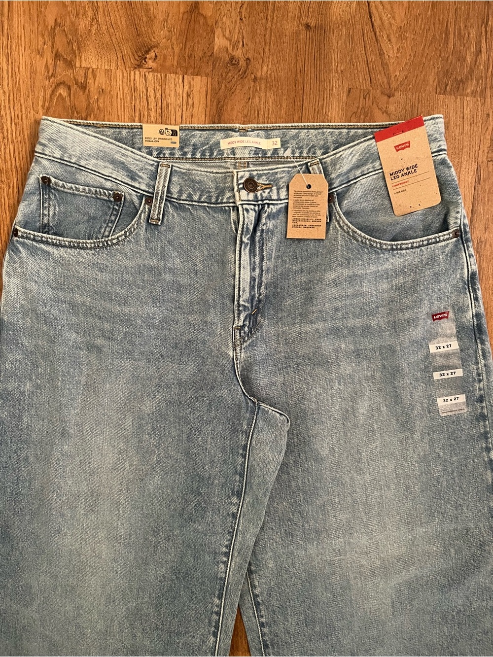 NWT Levi’s Middy Wide Leg Ankle Lightweight Jeans - Picture 5 of 13